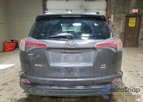 2018 Toyota Rav4 Le z USA, uszkodzony, nr VIN JTMBFREV9JJ245682